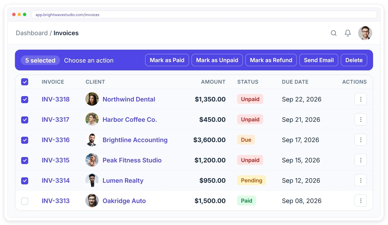 Selecting several invoices in Clientish to mark paid, unpaid or refunded, send by email or delete